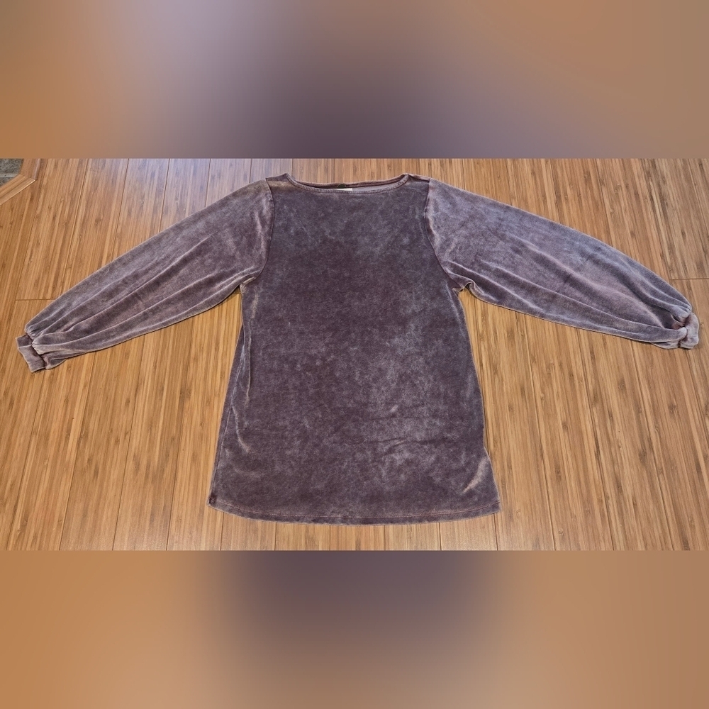 Cupio Velvet Long Sleeve Top